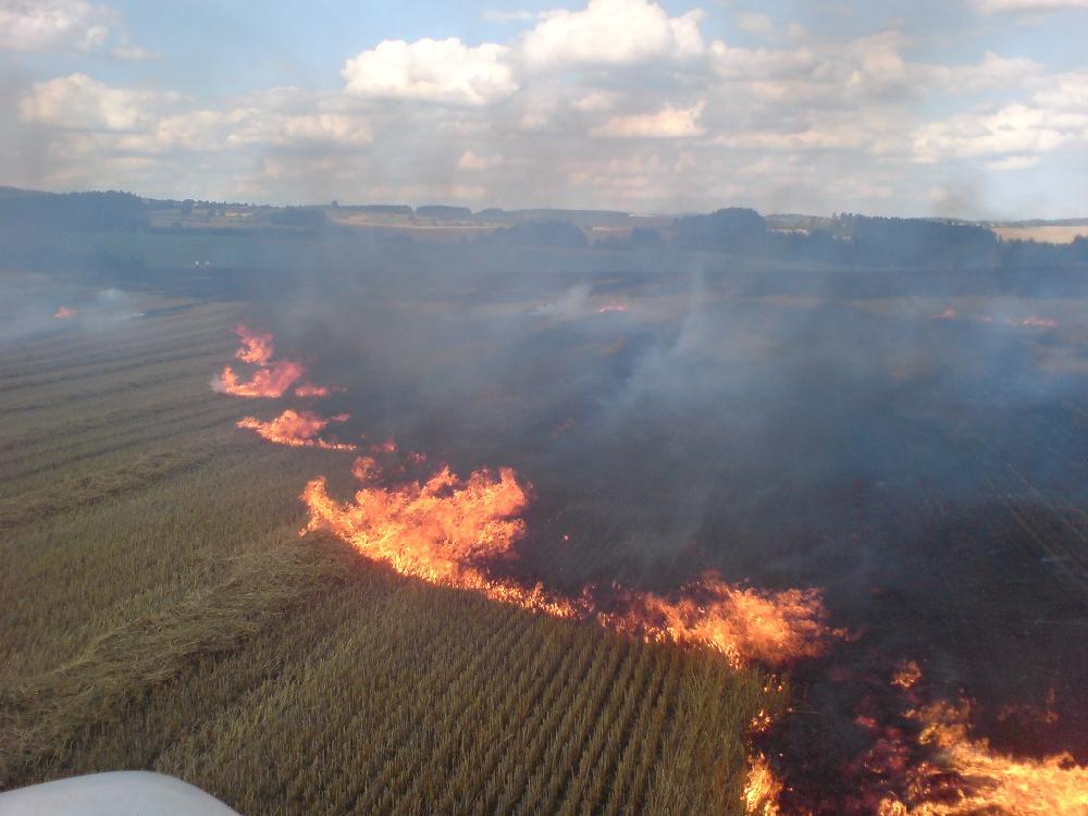 13. 08. 2012 - Bobrová - požár strniště