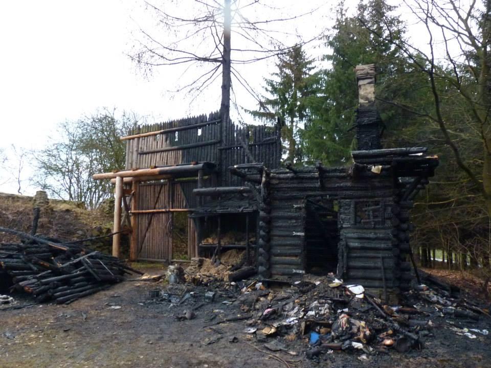 04. 03. 2014 - Stražek - požár dřevěné budovy