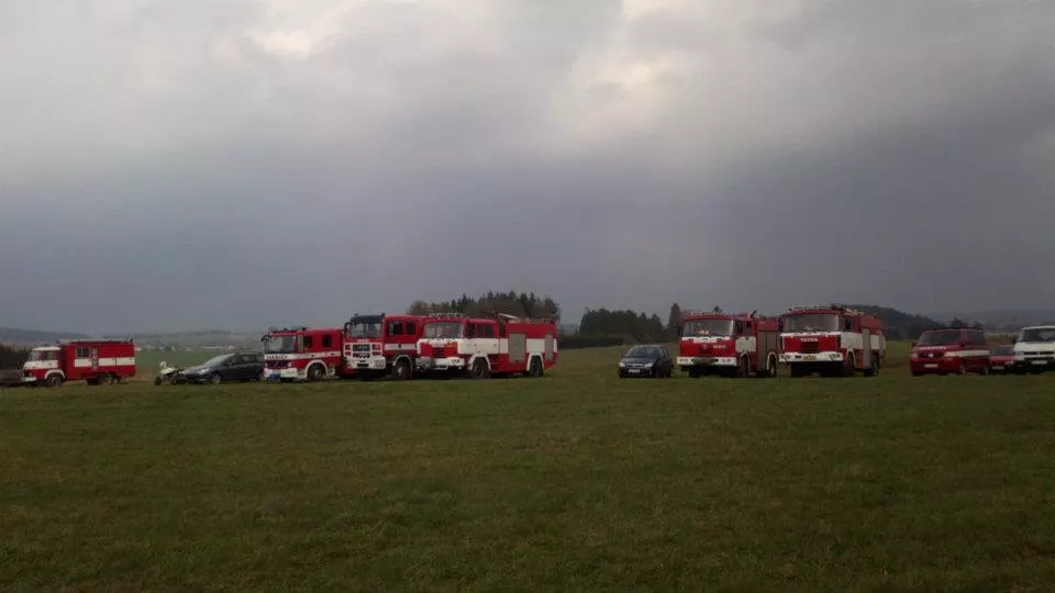 Výcvik plnění letadla Letecké hasičské služby vodou - 19. 4. 2012
