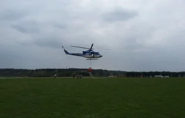 Výcvik plnění bambi vaku pod vrtulníkem