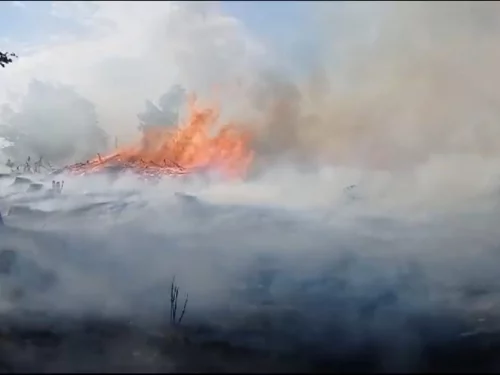 Požár pole u Mirošova